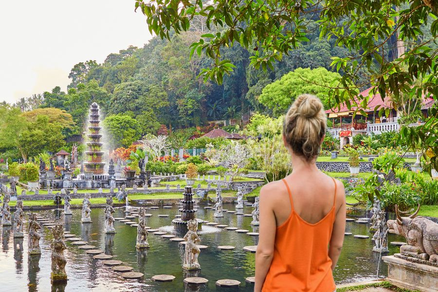 Bali 6-Day Overnight Tour: East Bali, Lovina Dolphins, Island Snorkeling & Jungle Trekking